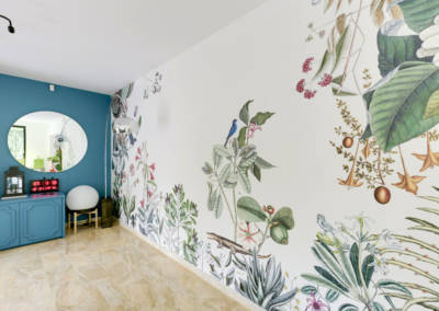 Décoration Maison à Marne la Coquette - La salon et son panoramique floral 2, par Béatrice Elisabeth, Décoratrice UFDI à Neuilly et Paris