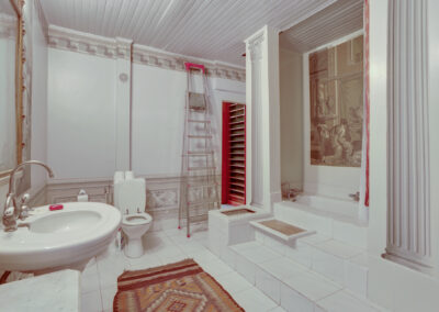 Appartement de style à Paris 7ème - la salle de bain avant travaux, par Béatrice Elisabeth, Décoratrice UFDI à Neuilly et Paris